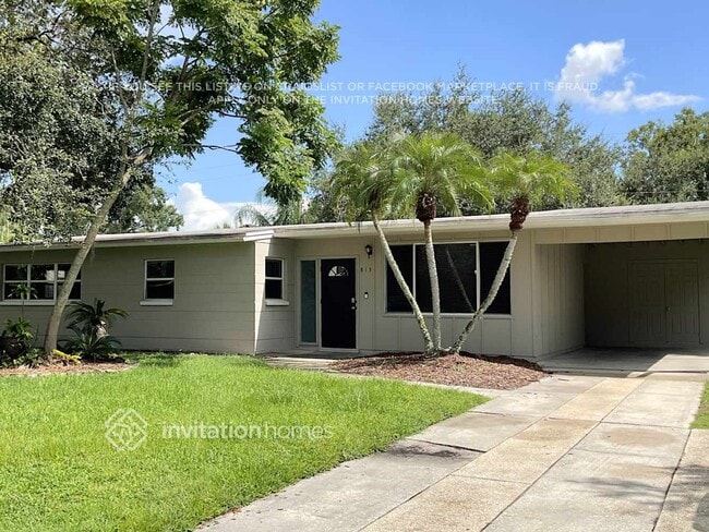 Building Photo - 813 E River Dr