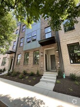 Building Photo - 1117 N Lombardy St