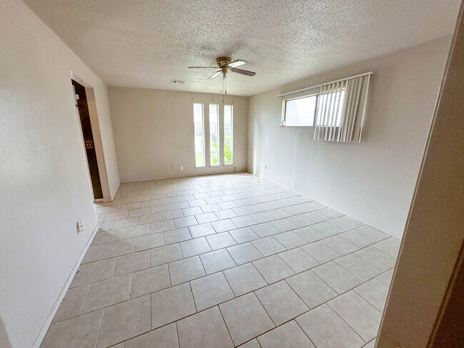 Foto del edificio - 4112 Mason Dr