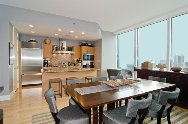 Building Photo - 401 N Wabash Ave