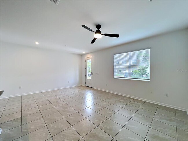 Foto del edificio - 9848 Walkway Dr