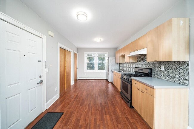 Foto del edificio - 213 Ogden Ave.