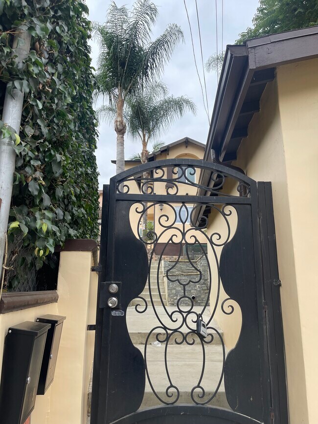 Foto del edificio - 729 N Gage Ave