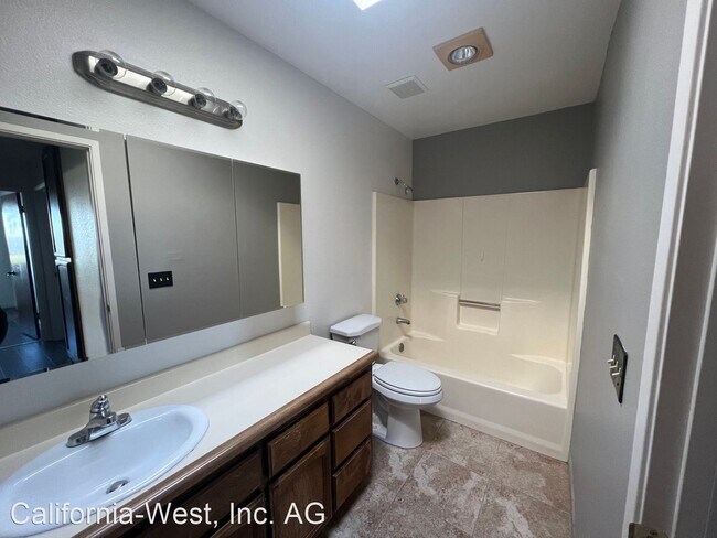 Building Photo - 2 br, 2 bath House - 737 Vista Pacifica Ci...