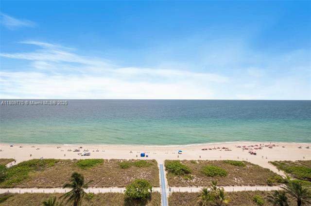 Foto del edificio - 9455 Collins Ave