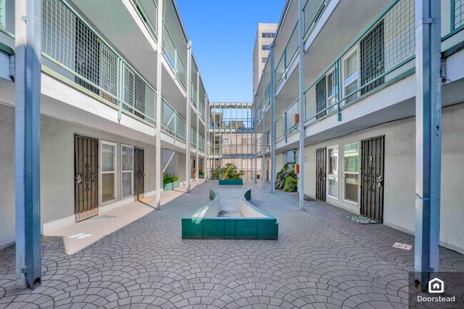 Foto del edificio - 1428 Madison St