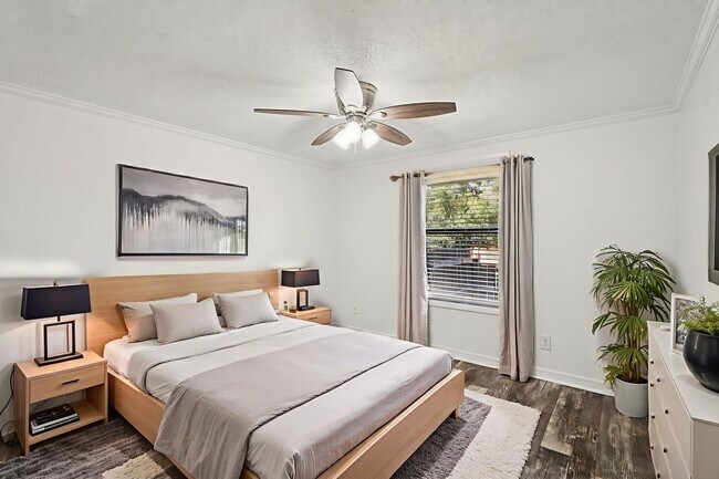 Building Photo - Whisperwood Apartments