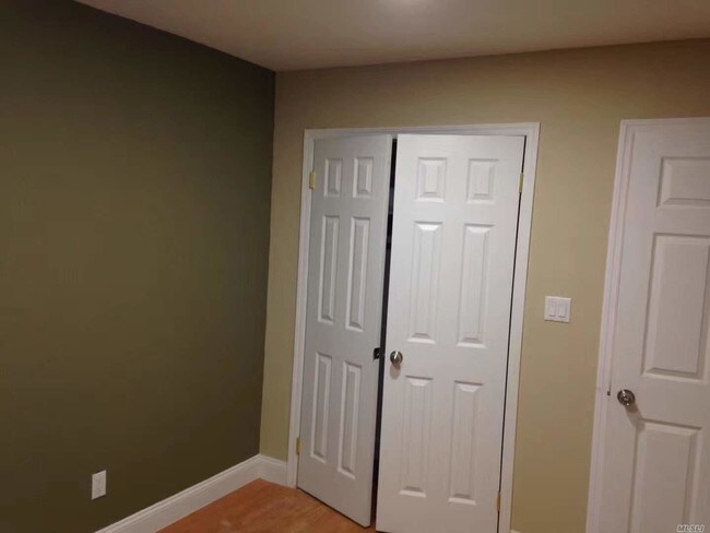 Foto del edificio - 141-04 Negundo Ave