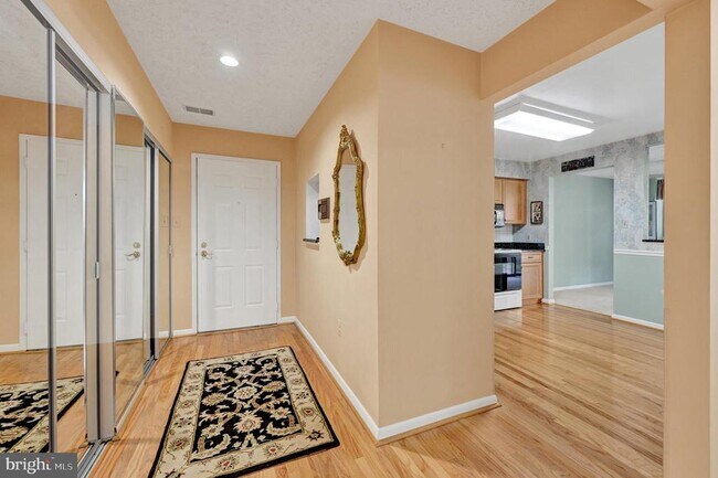 Foto del edificio - 2217 Woodbox Ln