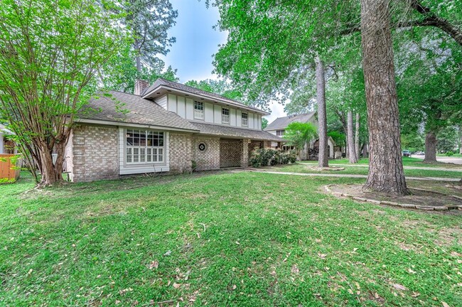 Foto del edificio - 10715 Elmdale Dr
