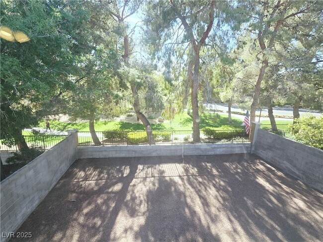 Foto del edificio - 9433 Valencia Canyon Dr