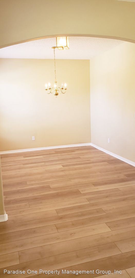 Building Photo - 3 br, 2 bath House - 648 Madina Circle