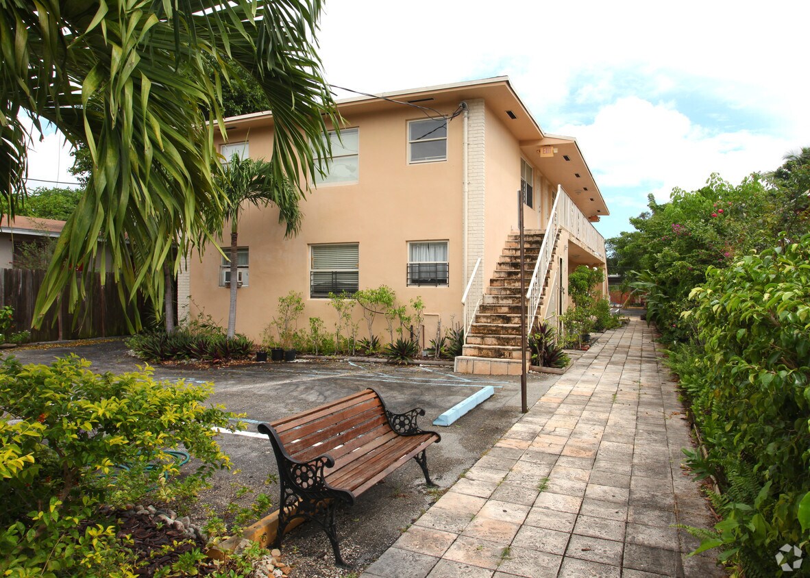 Primary Photo - 3429 NW 5th Ave