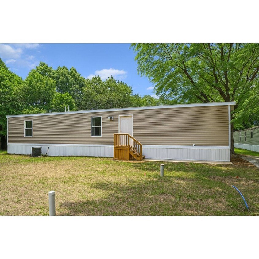 Primary Photo - 103 Hollyhock Ln