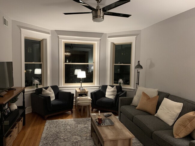 Foto del edificio - 4857 N Winchester Ave