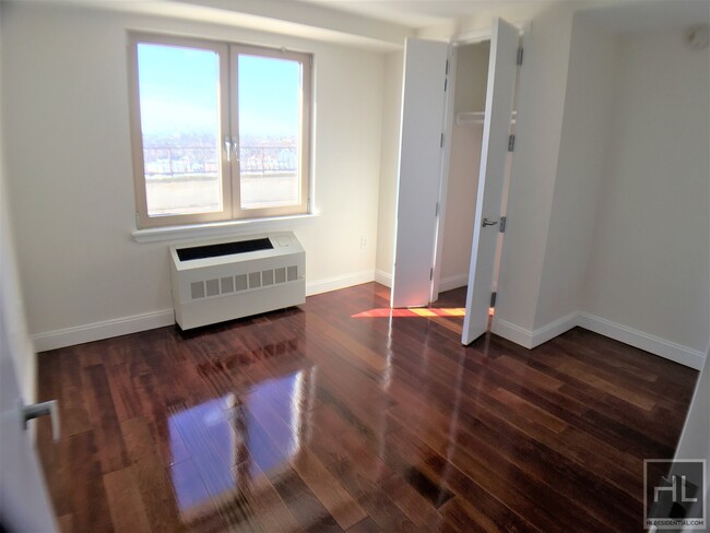 Foto del edificio - 3030 Middletown Rd