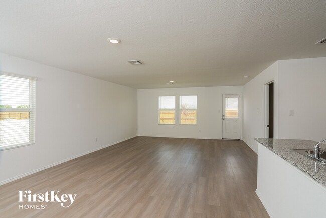 Building Photo - 10619 Pablo Way