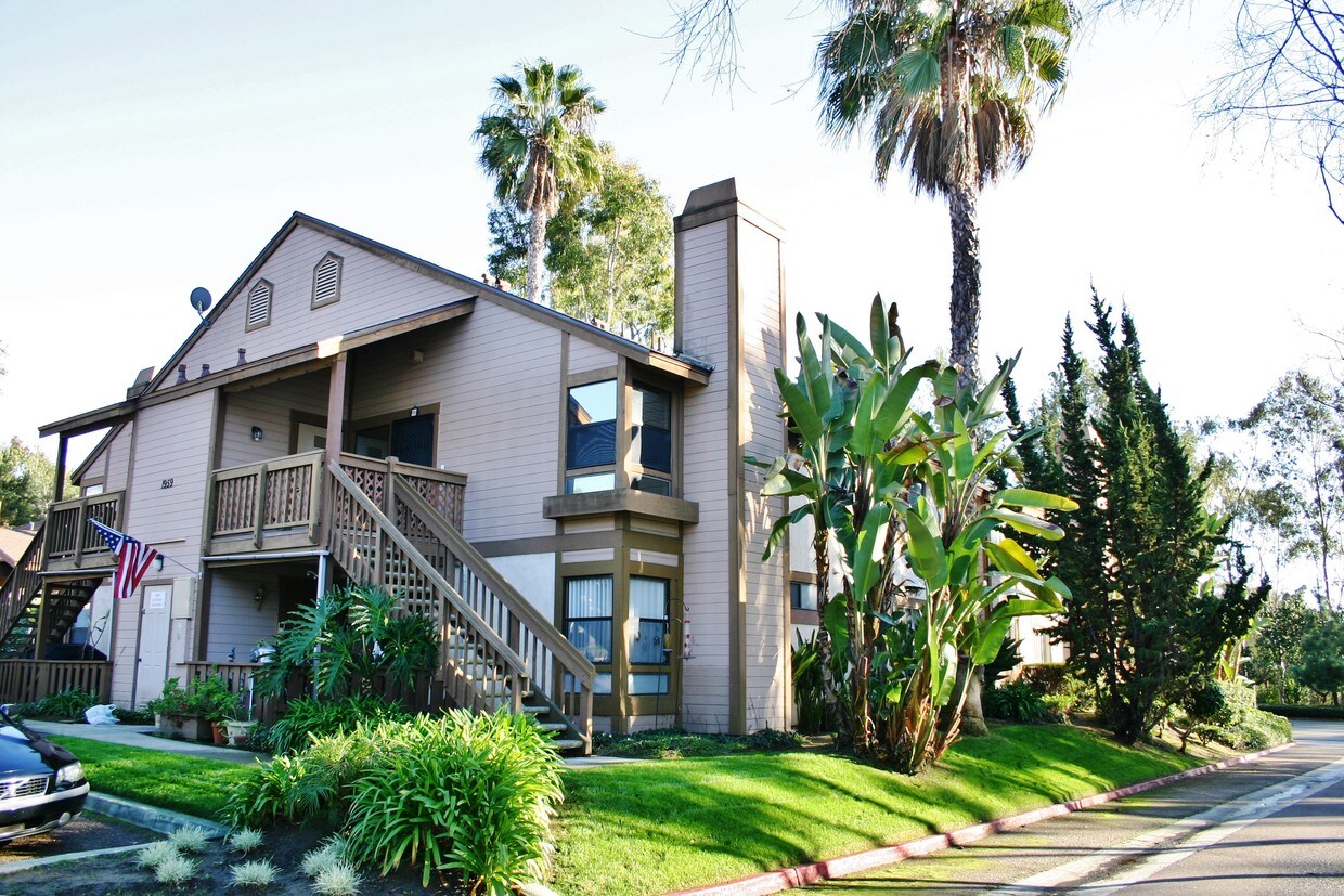 1959 Wellington Ln, Vista, CA 92081 Condo for Rent in Vista, CA