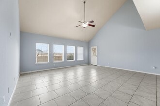 Building Photo - 719 Longstreet Dr