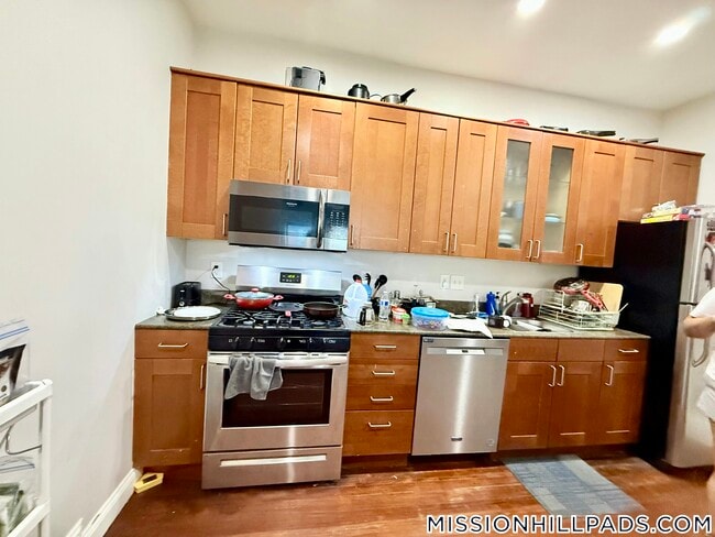 Building Photo - 1526 Tremont St