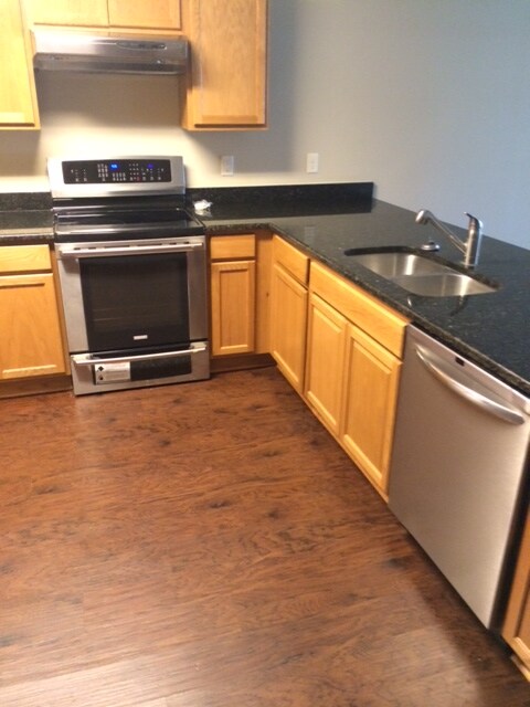 kitchen - 4435 Brown St