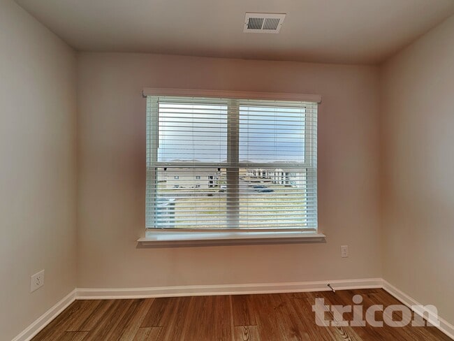 Building Photo - 130 Harvest Cir