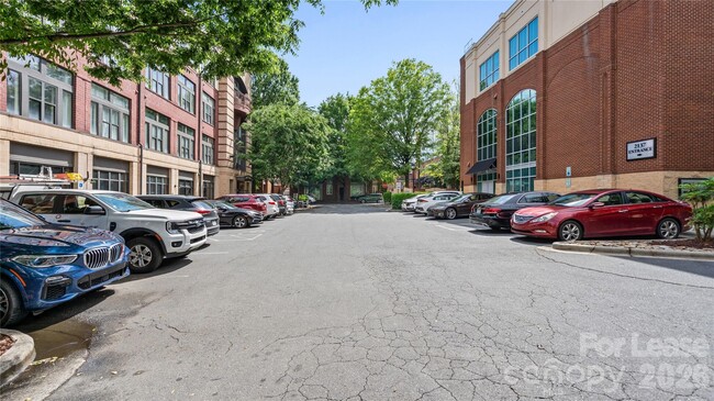 Building Photo - 2125 Southend Dr