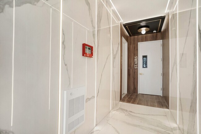 Foto del edificio - 352 Rutland Rd