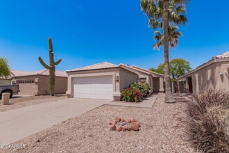 Building Photo - 4638 E Grovers Ave