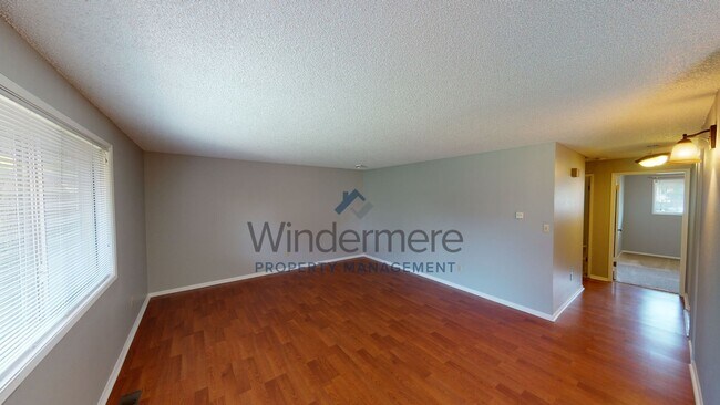 Building Photo - 501 Washington St. #26 *Water, Sewer, & Ga...