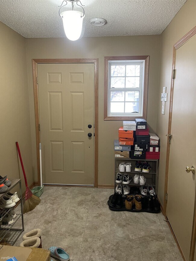 Foto del edificio - 2 br, 1.5 bath Townhome - 6824 Pine Crest ...