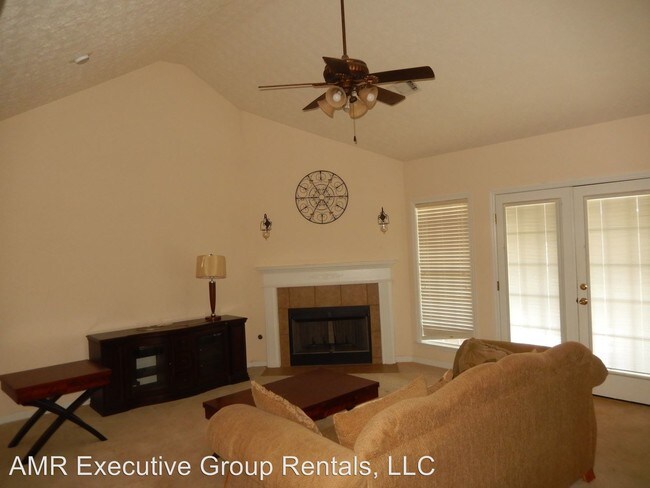 Foto del edificio - 8025 Orchard Hill Dr