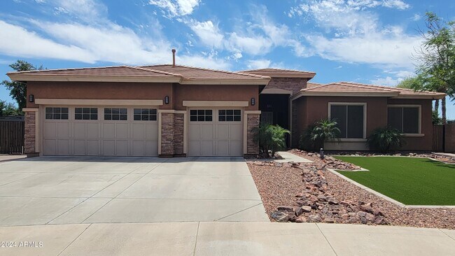 Foto del edificio - 4702 N 151st Dr