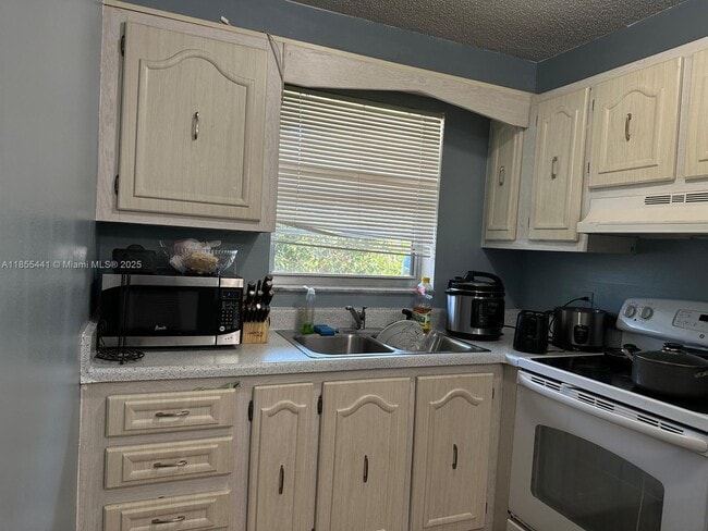Foto del edificio - 1733 3rd Ave N