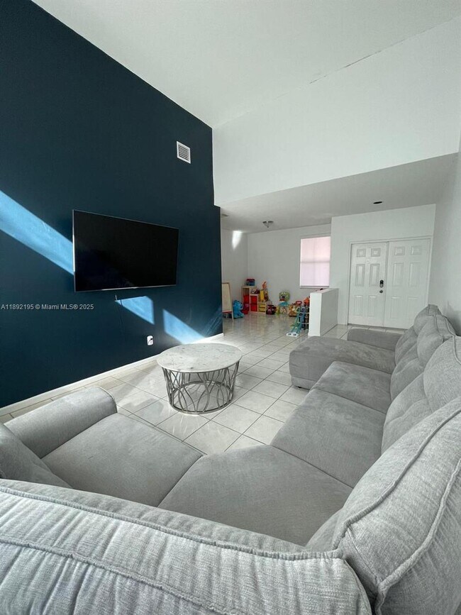 Foto del edificio - 10470 SW 16th St