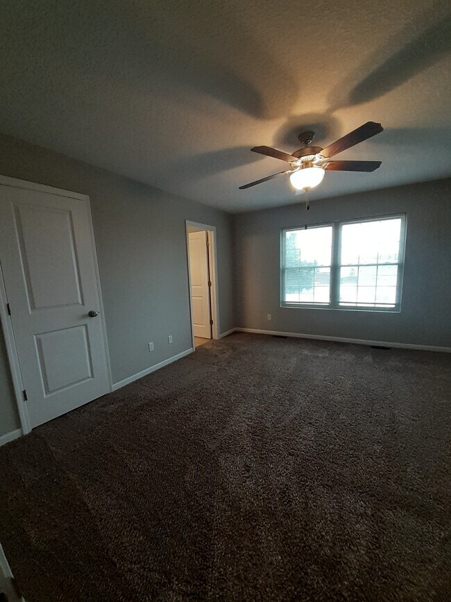 Building Photo - 738 6th Avenue Ct