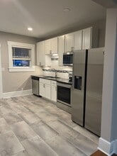 Building Photo - 31-33-33 E Blake Ave