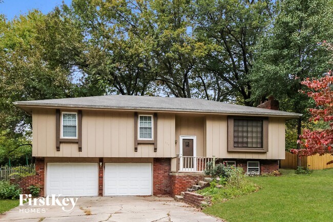 Building Photo - 704 Melrose St