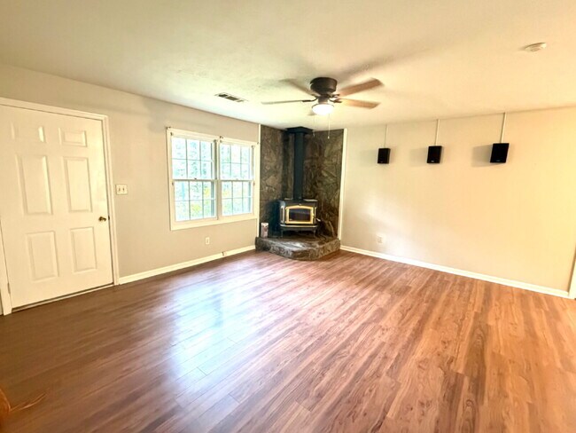 Foto del edificio - Check out this lovely 4 sided brick home located in Pine Mountain, GA