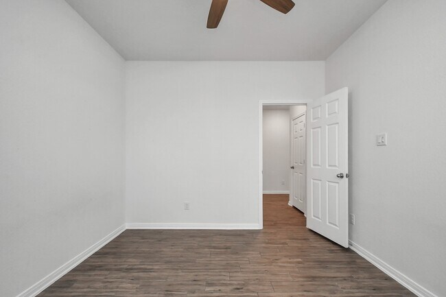 Building Photo - 10326 Mount Winchell Dr