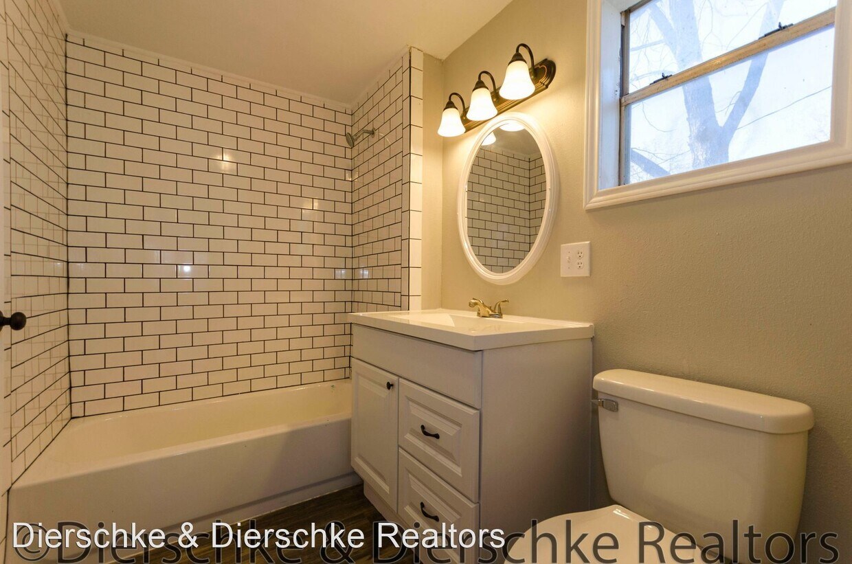 Primary Photo - 4 br, 2 bath House - 2920 N Irving