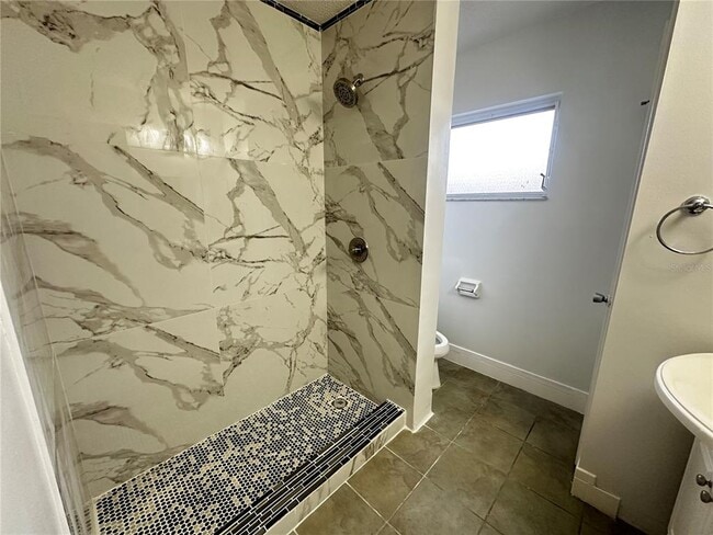 Building Photo - 708 Bahia Cir