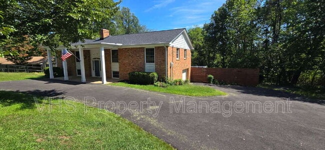 Building Photo - 7297 Moss Ln
