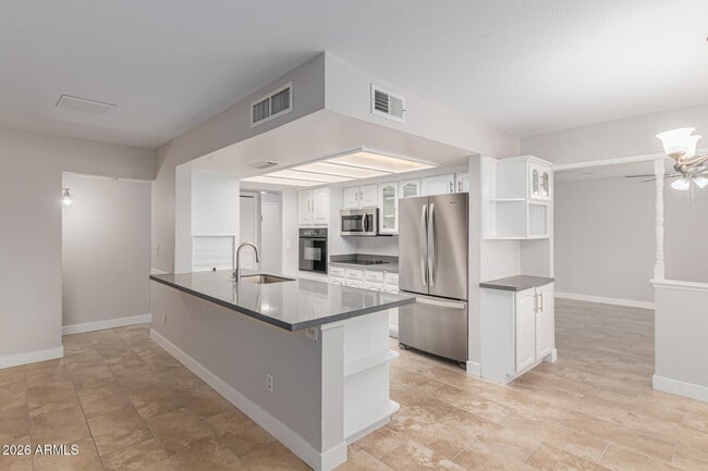 Building Photo - 1835 E Yale Dr