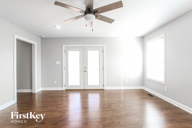 Foto del edificio - 6775 Anna Ct