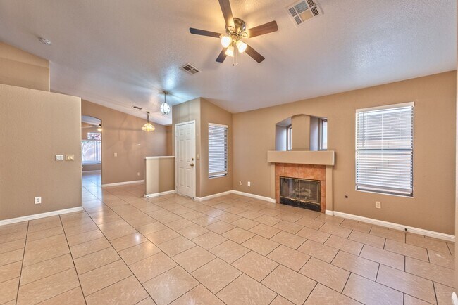 Foto del edificio - 8997 Living Rose St