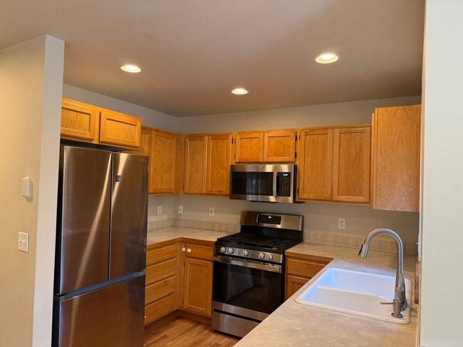 Foto del edificio - Charming 3 bed, 2.5 bath townhome located ...