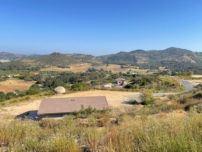 Building Photo - 1 Bed 1 Bath, 864 sqft, Valley Center Cottage
