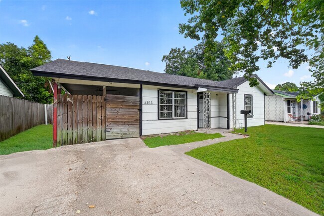 Foto del edificio - 4813 Brinkley St