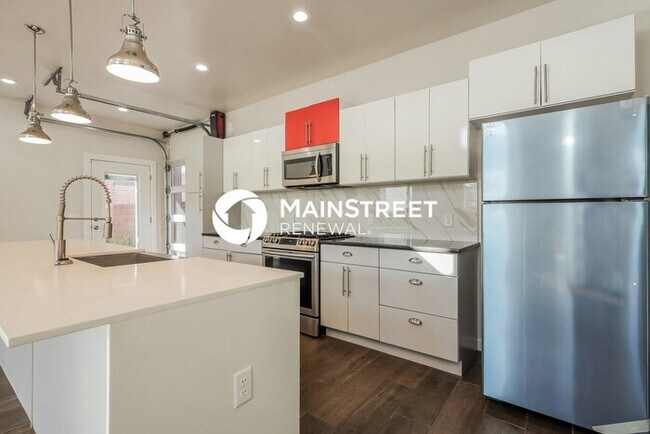 Foto del edificio - 4 Bedroom Pet-Friendly Home in Oklahoma City, OK with Main Street Renewal